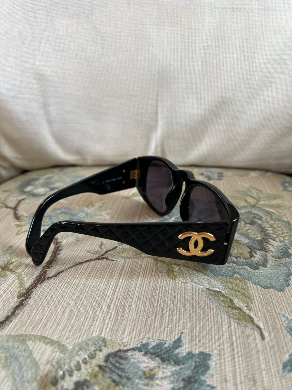 CHANEL Black Quilted Frame Sunglasses with Gold CC Emblem